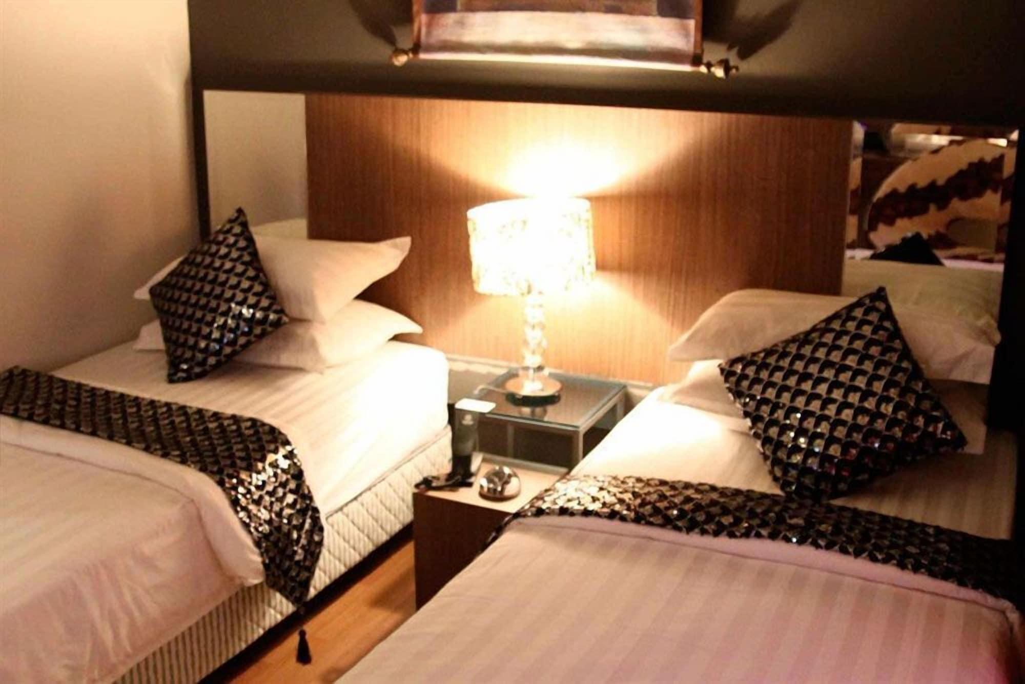 Arenaa Deluxe Hotel Malacca Εξωτερικό φωτογραφία