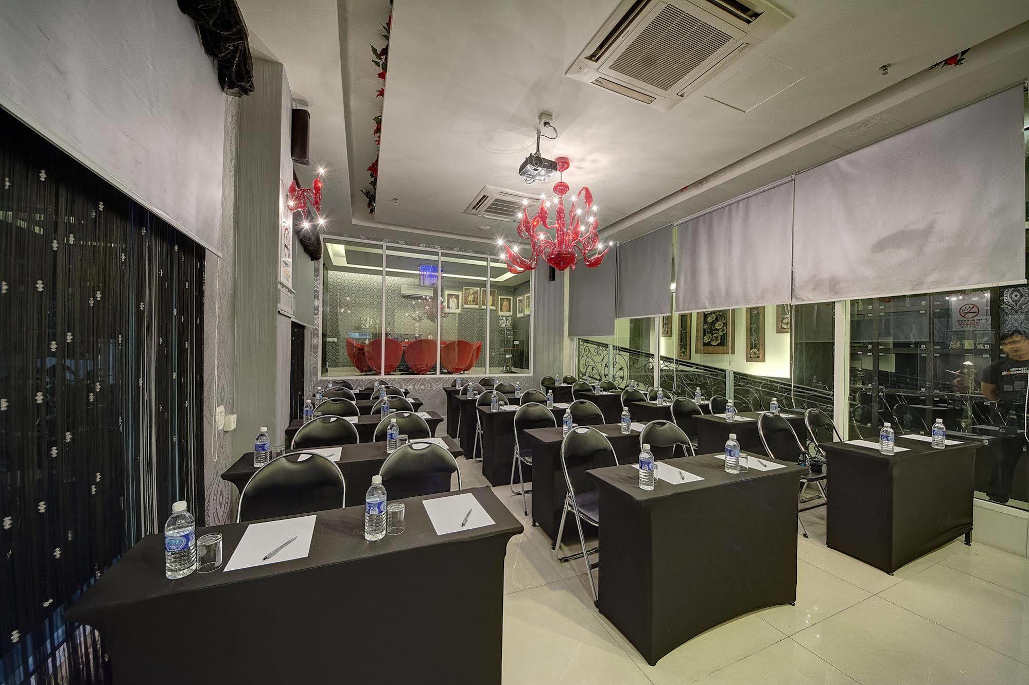 Arenaa Deluxe Hotel Malacca Εξωτερικό φωτογραφία